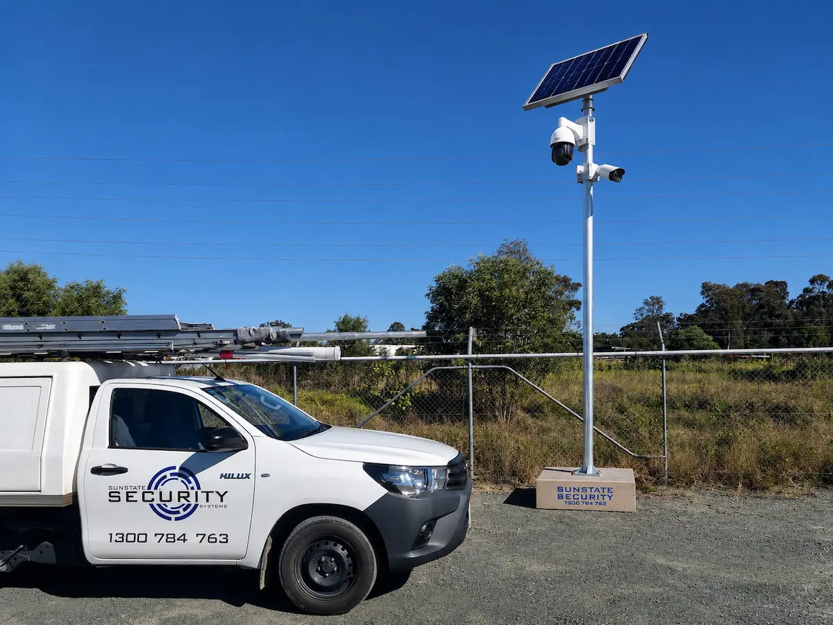 Solar powered CCTV surveillance system protecting a no-power construction or remote site